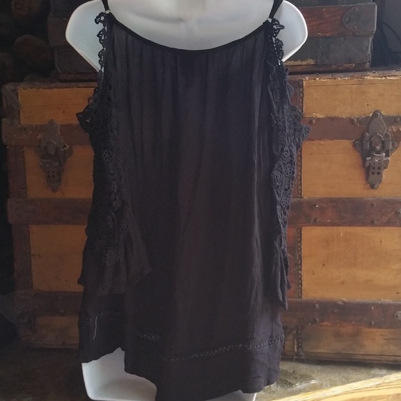 Knox Rose Cold Shoulder Top with Lace Sleeves - Picture 4 of 8